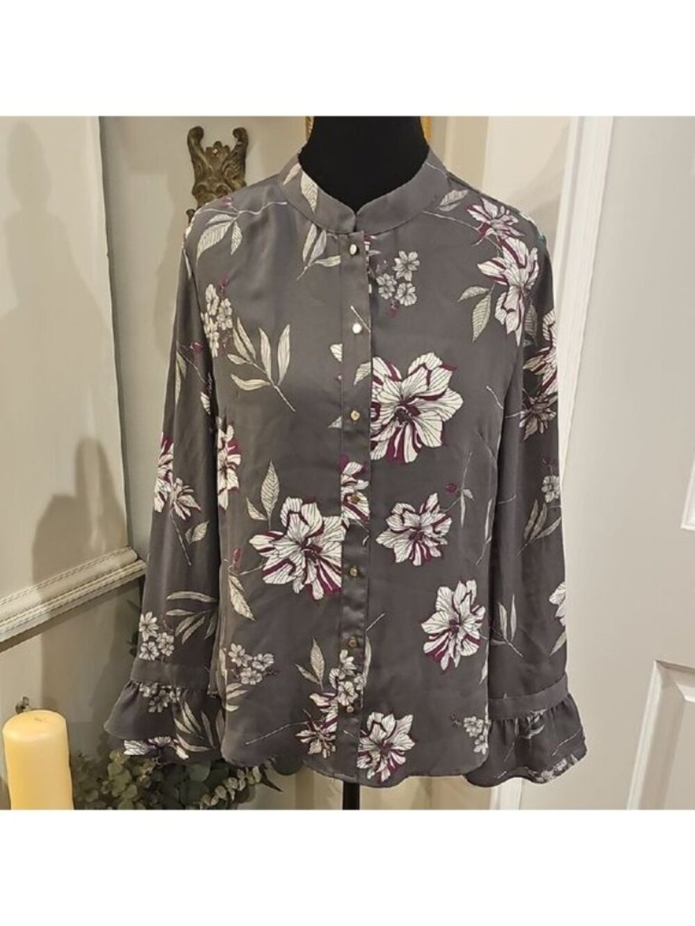BANANA REPUBLIC Gray Floral Button-up Blouse Size Small Cottagecore Grannycore‎